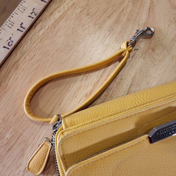 Kenneth Cole Reaction Yellow Pebbled Leather Cross Body 8" X 5" Zip - Picture 8 of 11